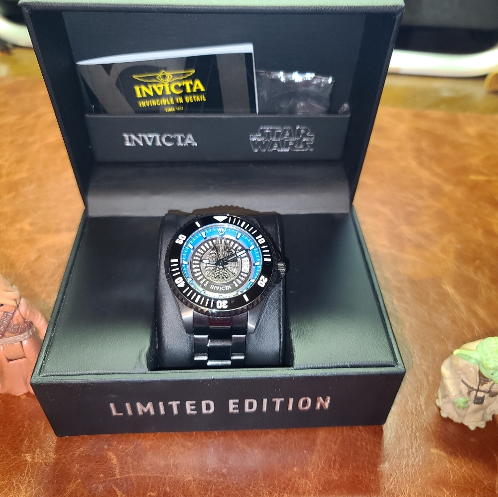 INVICTA STAR WAR MILLENIUM FALCON WATCH